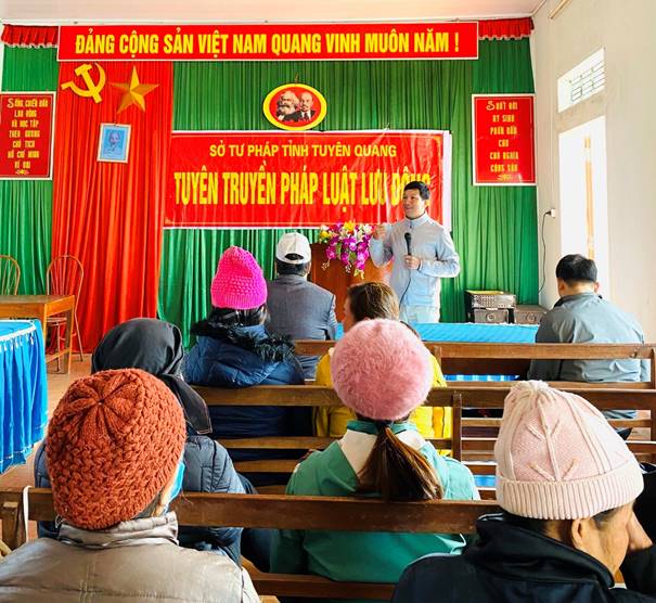 Sở Tư pháp tỉnh Tuyên Quang tổ chức tuyên truyền pháp luật lưu động gắn với thi tìm hiểu pháp luật tại xã Tứ Quận và xã Quý Quân, huyện Yên Sơn