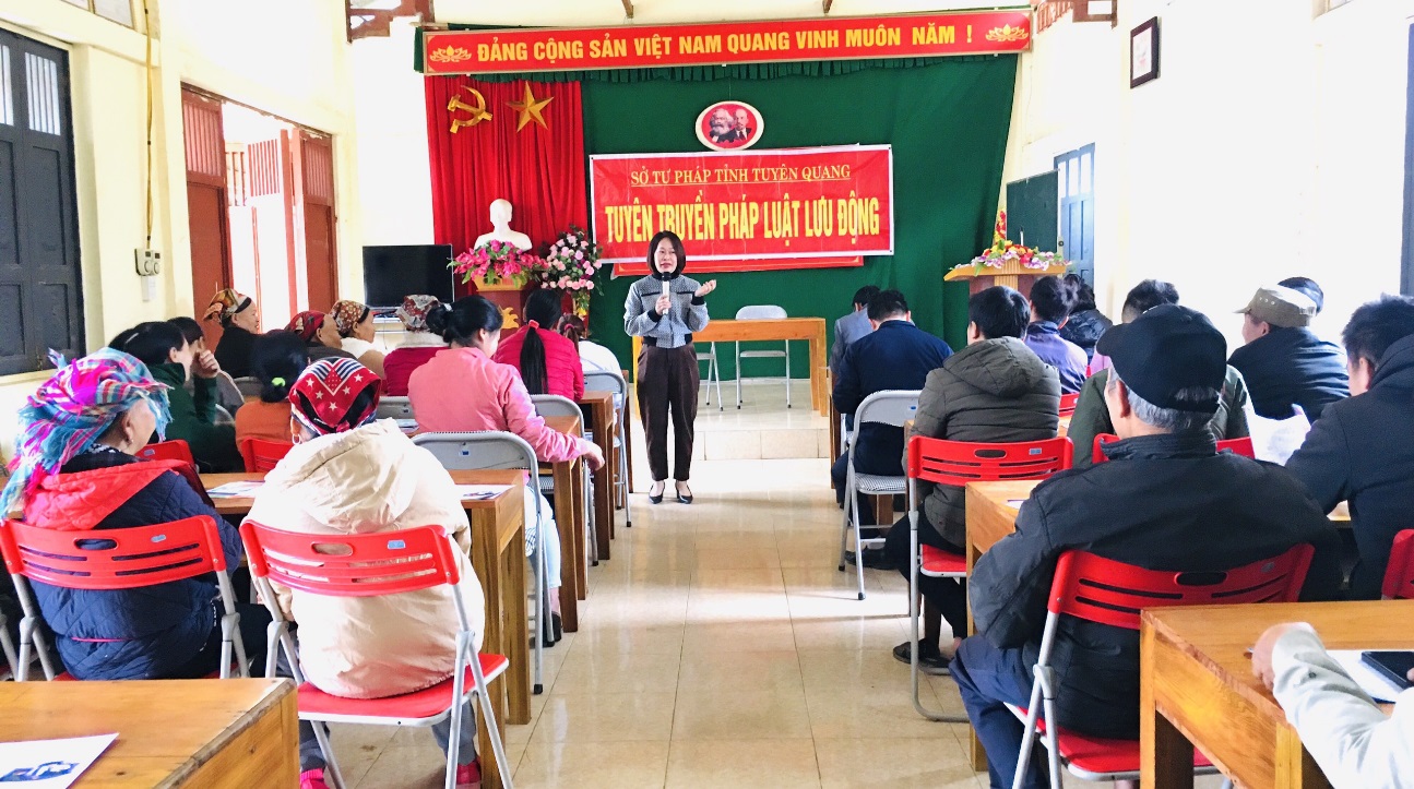 Sở Tư pháp tỉnh Tuyên Quang tổ chức tuyên truyền pháp luật lưu động, thi tìm hiểu pháp luật tại xã Sơn Phú, huyện Na Hang