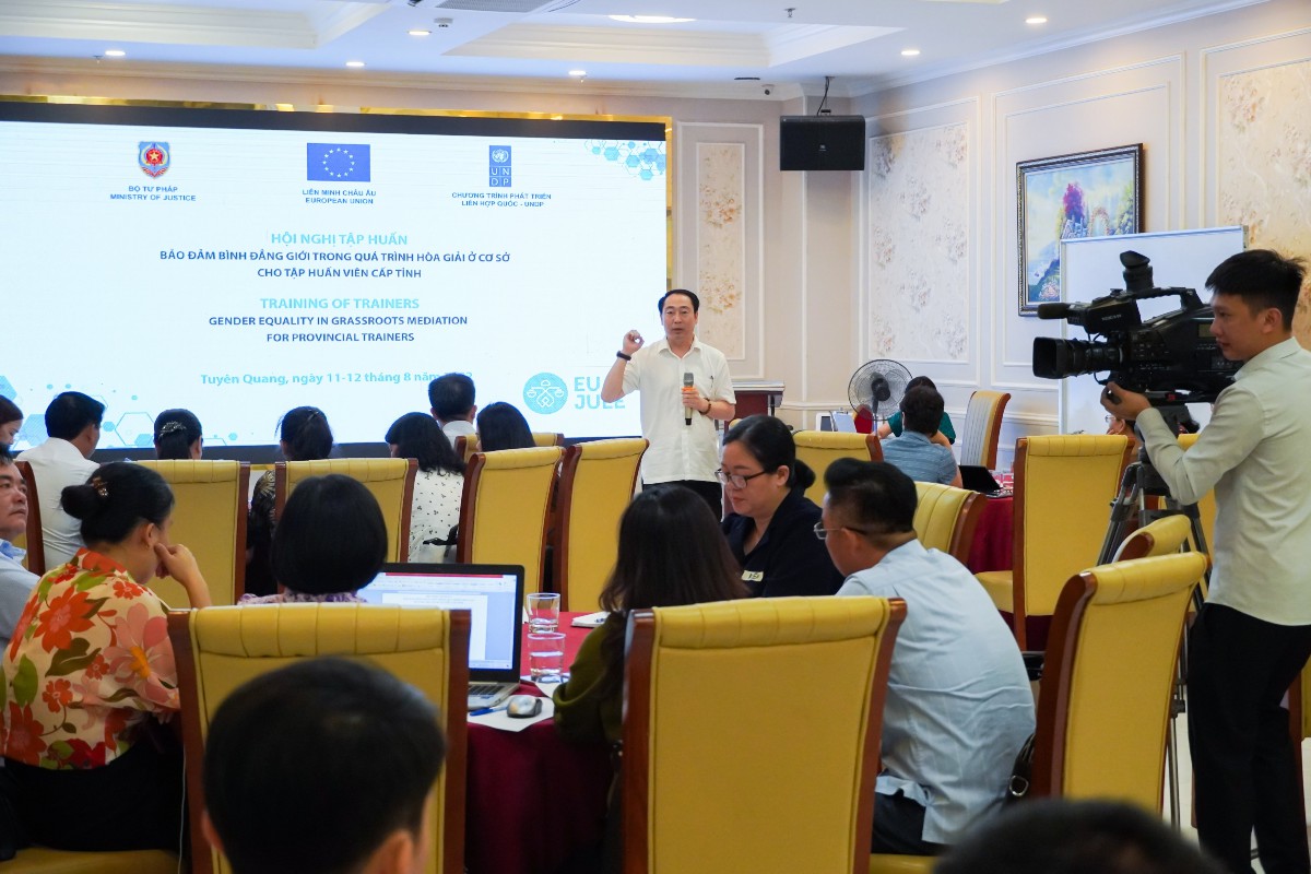 Bộ Tư pháp tổ chức thành công Hội nghị tập huấn bảo đảm bình đẳng giới trong quá trình hòa giải ở cơ sở cho đội ngũ tập huấn viên cấp tỉnh khu vực miền núi phía Bắc tại tỉnh Tuyên Quang